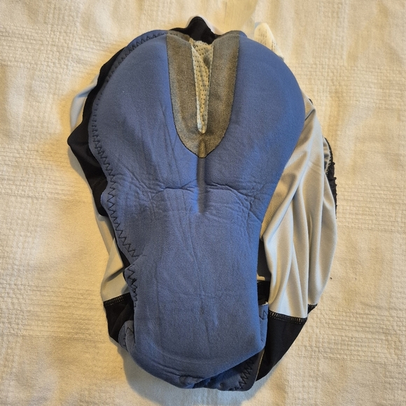 Louis Garneau men's size Medium black & yellow cycling shorts, marks on leg GUC - Picture 4 of 8